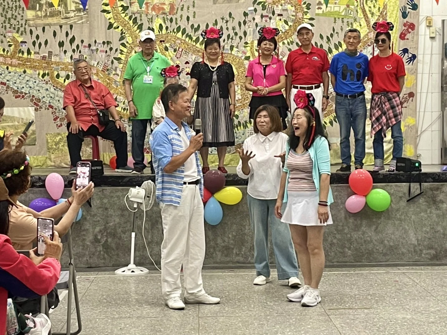 不同世代居民一起參與活動